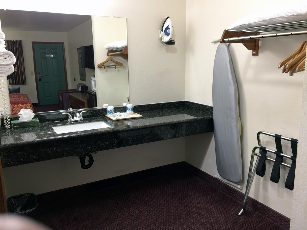 Westward Inn Brookings Εξωτερικό φωτογραφία